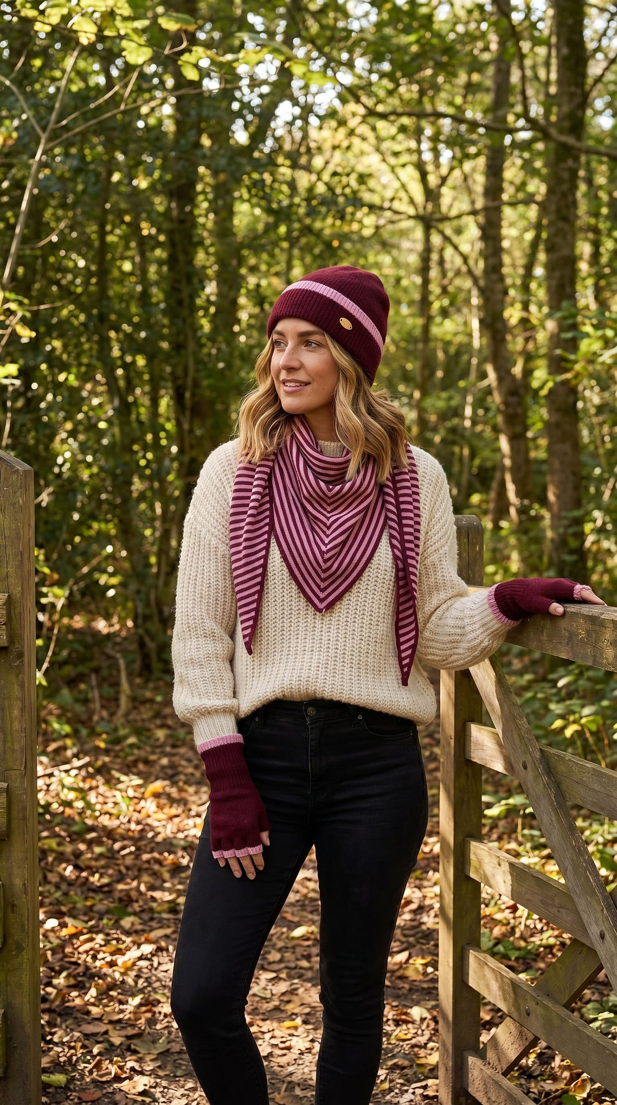 Pink & Burgundy Knitted Triangle scarf