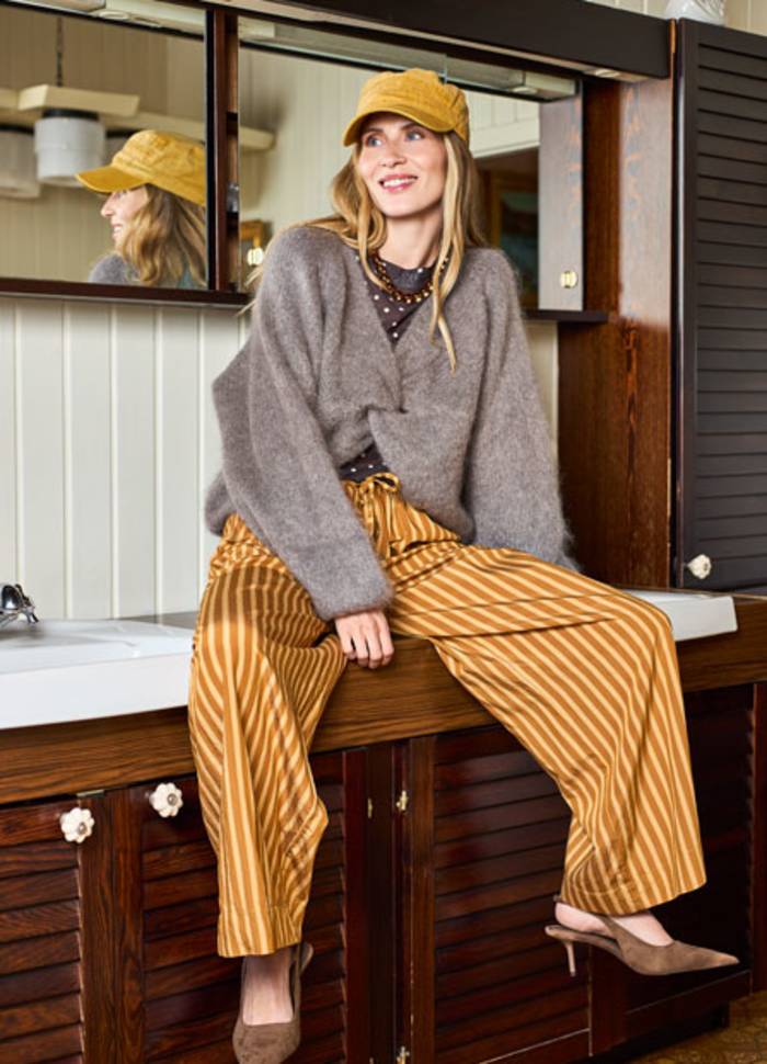Bjoerk Cross Jumper In Taupe